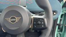 MINI Aceman 135kW E Classic 43kWh 5dr Auto Electric Hatchback